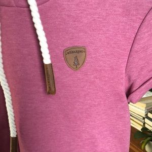 WANAKOME Pink short-sleeve sweater dress. Never been worn.